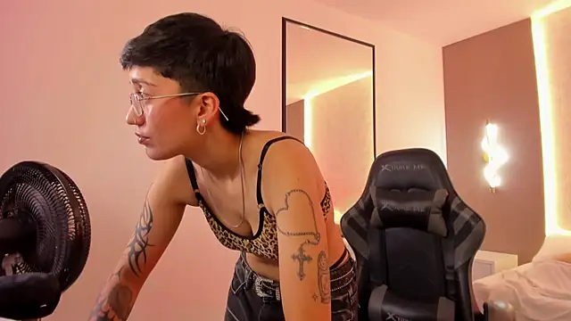 nelly_swan webcam