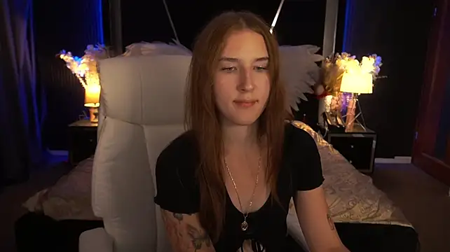 MirellEmber webcam