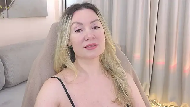ElleHerry1 webcam