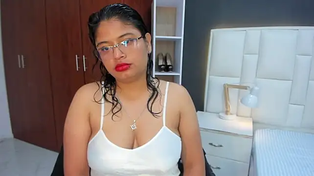 yeral2017 live cam on StripChat