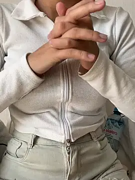 DulceMya live cam