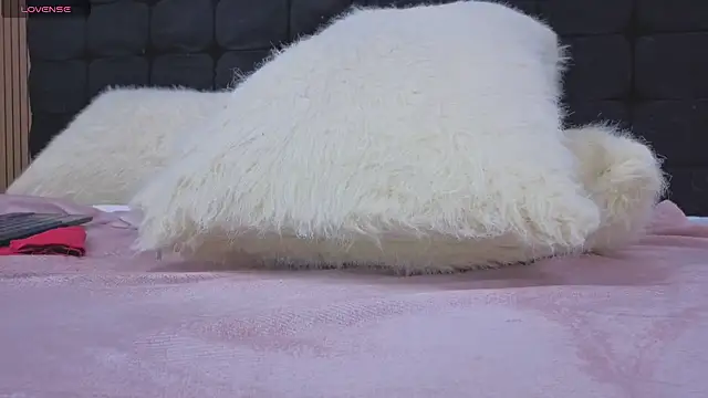 Ary-Hot_ live cam on StripChat