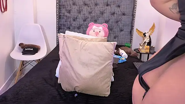kyana_cream webcam