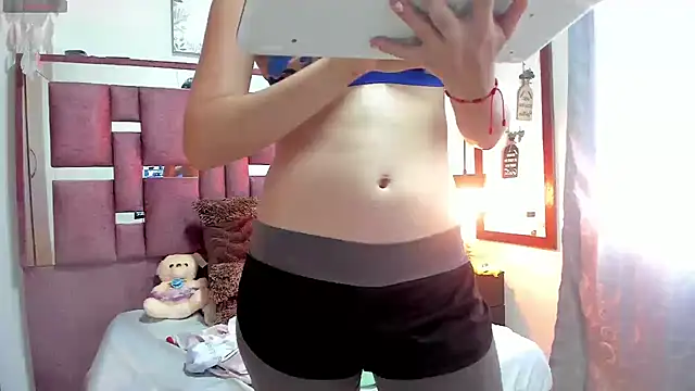 sofy_bonnet1 webcam