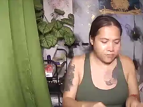 TabooSHOWgirl18 webcam