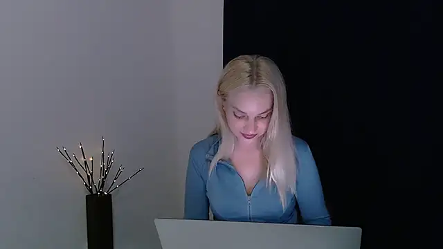 Lia_noo_regrets webcam