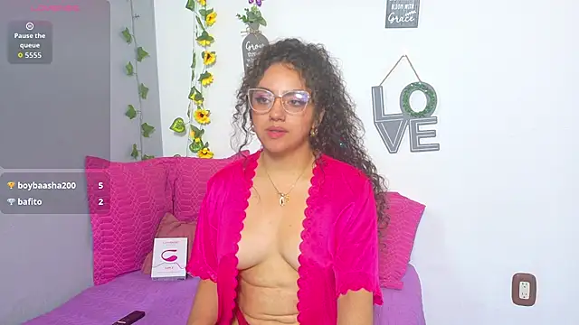 emiily_curly webcam