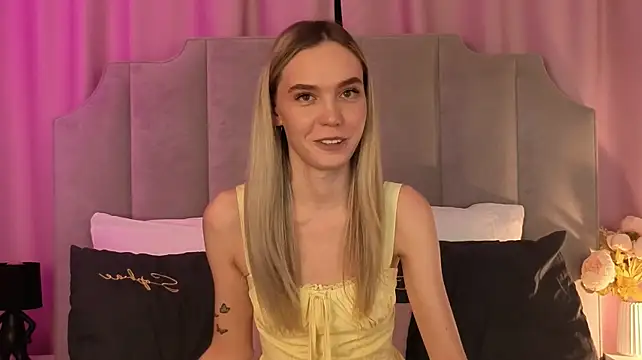 NikkiRyx webcam