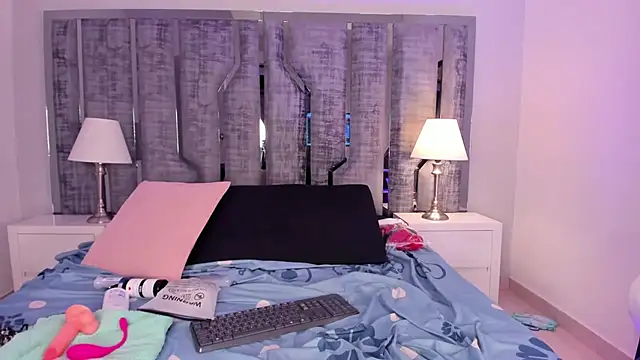 Miss_Khaleesi webcam