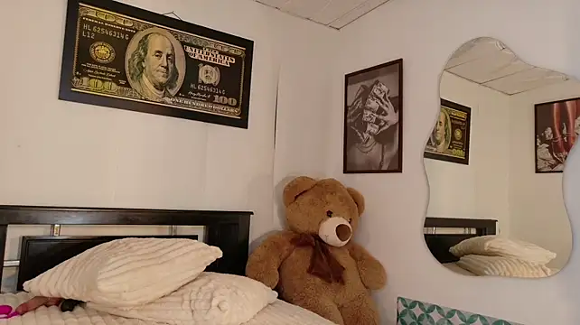 Loretahorny25 webcam