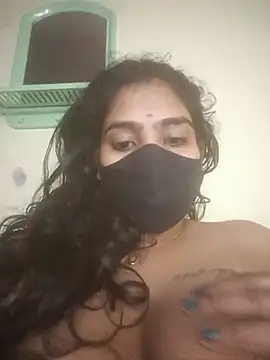Cute-girlyy webcam