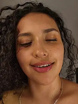 Lucy_Marin webcam