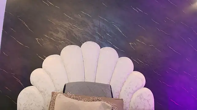 _MiaBrown_ webcam