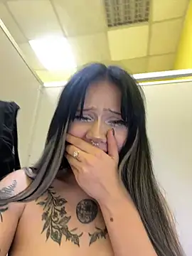 sukidaa (F teen) - take off top from lolla