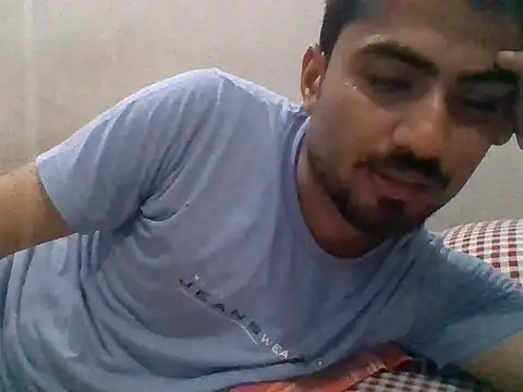rooh_afza_22 (M young) - Wanna become a makup artist (Rs 100000)