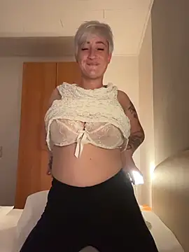 Bigboobiegirl90