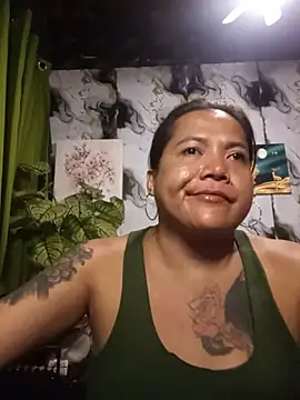 TabooSHOWgirl18 webcam