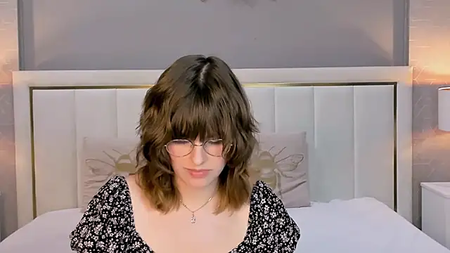 BEATRICE_LOWRY webcam