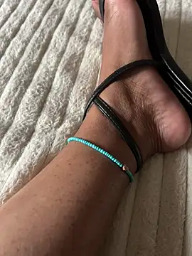 Nayavelours webcam