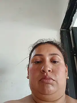 Hot_bella12 live cam on StripChat