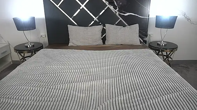 PaigePrado live webcam