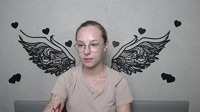 SteshaGlass live cam on StripChat