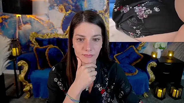 LadyChanelll webcam