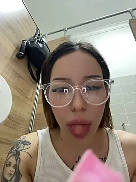 babydolll 🚍 naked cam chat
