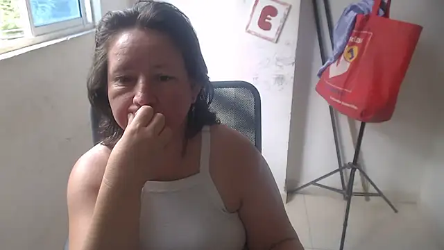 Yohis_Kiut25 🖍 live nude cam