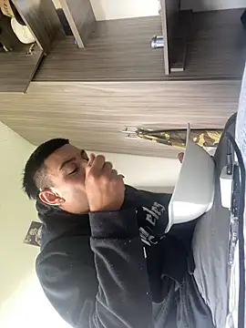 Taylor_DiamondBoy webcam