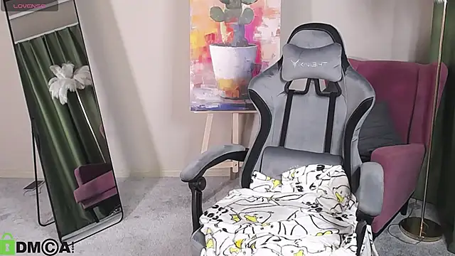 MartaEdams webcam
