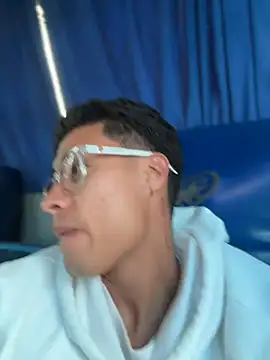 TavoHot_'s Colombian male cam and chat room