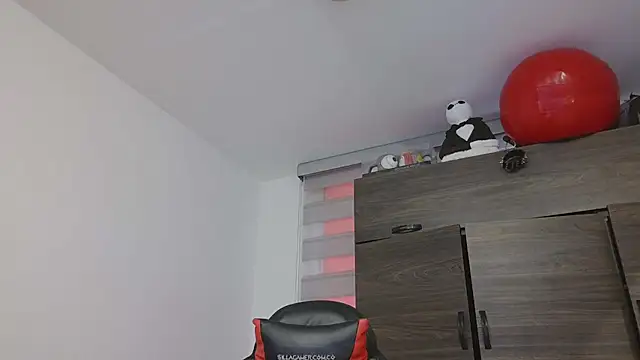 selene_red_ webcam