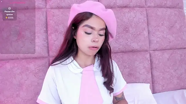 LilyRoxi webcam