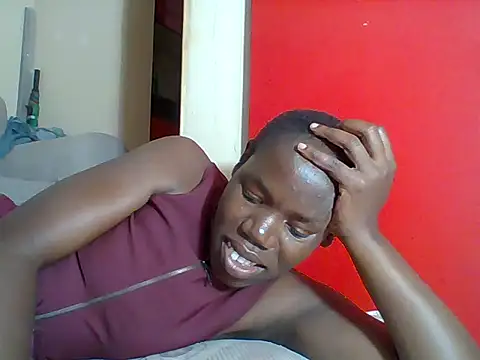 Blacksexyqueen24 live cam on StripChat