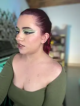 NikkiNix