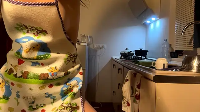 TarenOgilvie live cam on StripChat