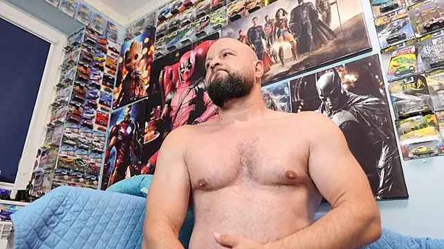 Muscle_Bear live cam on StripChat