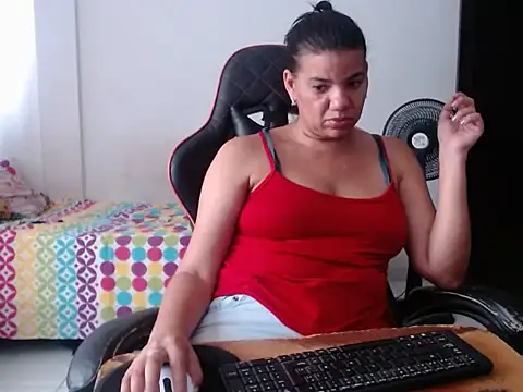 Adriana_0312 webcam