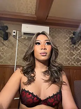 hugecock_tamira webcam