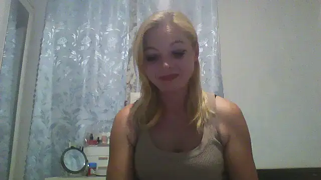 Lola_115 webcam