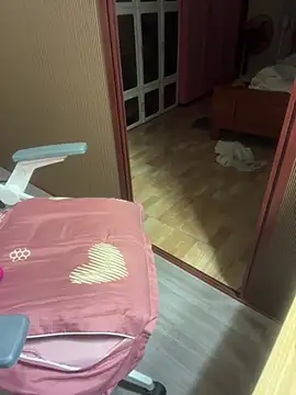 Mina048 webcam