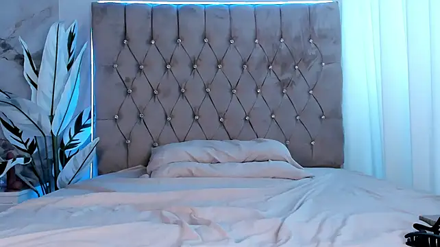 Maddyluxe webcam
