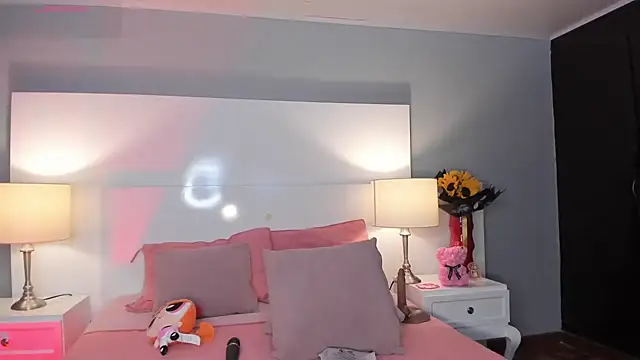Emily_robertss1 webcam