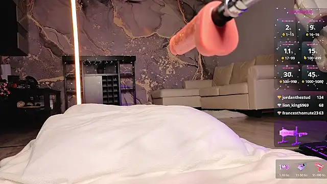 miss_long_legs webcam