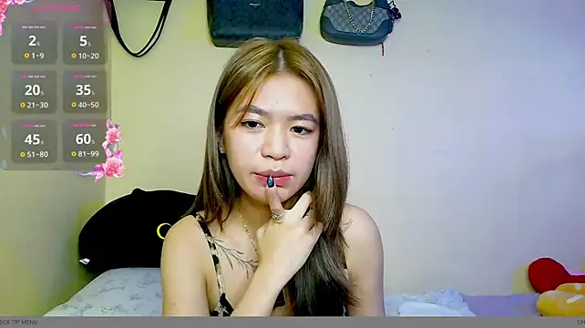 Luna_Moonfang live cam on StripChat