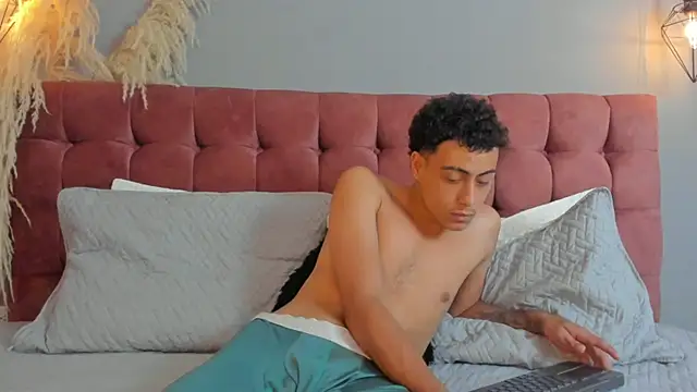 Lois_stone webcam
