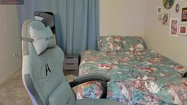 LaslyAngel live cam on StripChat