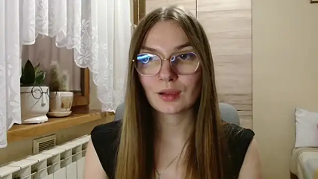 LooveELLYx live cam on StripChat