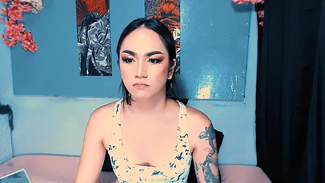 MadamButterfly live cam on StripChat